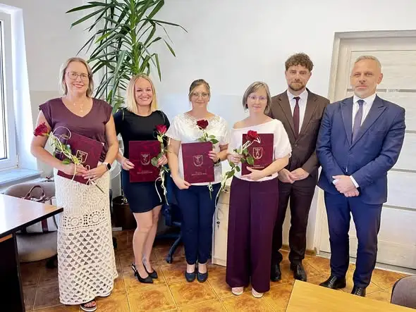 Cztery nauczycielki ze Szkoły Podstawowej w Brzozowie otrzymały awans na stopień nauczyciela mianowanego