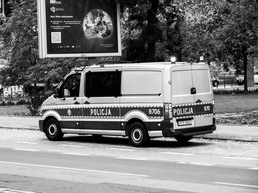 Wakacje na drogach: mniej wypadków i ofiar, ale policja apeluje o ostrożność