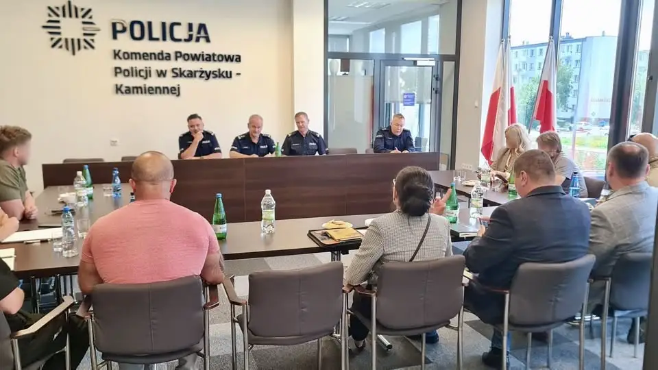 Powołano specjalną grupę policji do wyjaśnienia pożaru w Skarżysku-Kamiennej