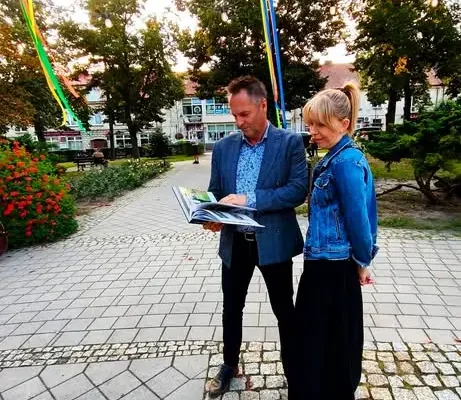 Muzyczne popołudnie w sercu Pińczowa: Kapela Działoszacy i album „Nuta Pamięci”