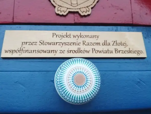 Biblioteczka plenerowa w Złotej już otwarta. Jesień z książką na wyciągnięcie ręki
