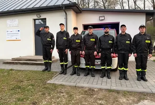 Pińczowscy strażacy oddali hołd poległym kolegom z Niska