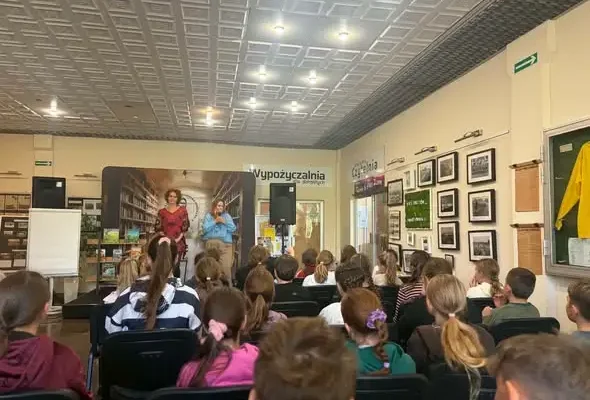 Noc Bibliotek w Pińczowie: warsztaty o emocjach z Anną Paszkiewicz