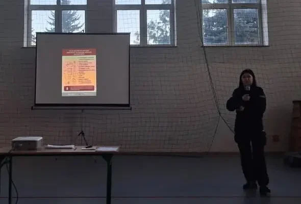 Kijy: Policjanci uczyli mieszkańców, jak reagować na zagrożenia