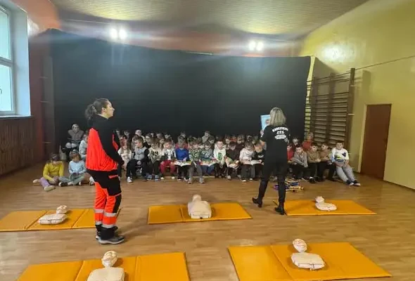 Działoszyce: 155 uczniów SP im. Kościuszki w akcji WOŚP „Ratujemy i Uczymy Ratować”
