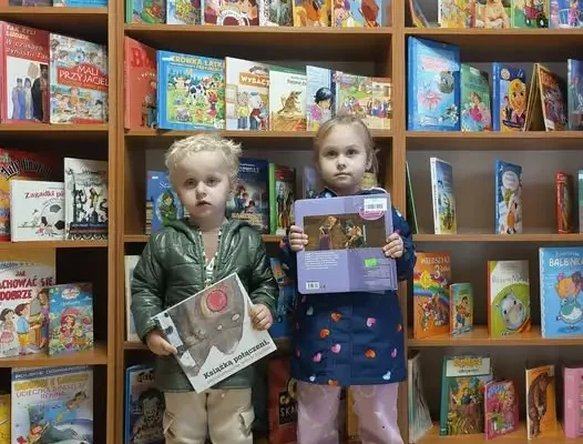 Mały Kubuś z wielką pasją do książek – dołączył do kampanii „Mała książka – wielki człowiek”