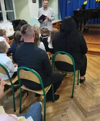 Ślubowanie klas pierwszych w szkole muzycznej w Pińczowie