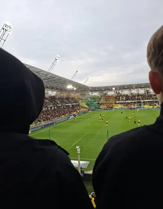Koroniarze z Pińczowa świętowali wygraną z Gieksą. Przed nimi wyjazd do Warszawy