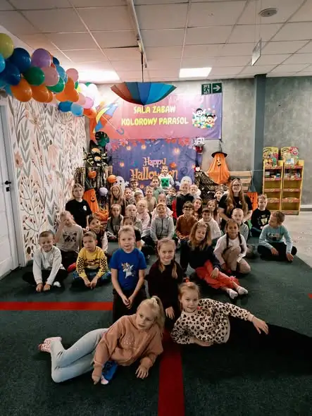 Jesienne warsztaty plastyczne klas 1a i 1c w „Kolorowym Parasolu”